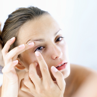<strong>Cuida la higiene de tus lentes de contacto </strong>